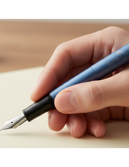 ▷ ESTILOGRÁFICA ESSENTIO ALUMINIO AZUL M FABER-CASTELL | Taine - Imagen 2