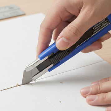 ▷ CUTTER BISMARK PROFESIONAL RETRACTIL POESSA | Taine - Imagen 2