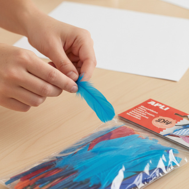 ▷ PLUMAS DE COLORES | Taine - Imagen 2