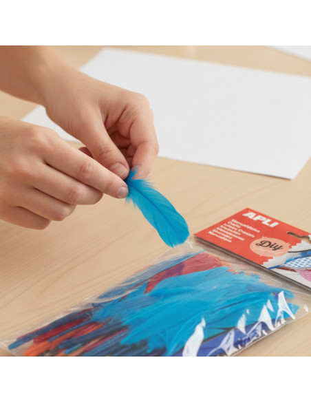 ▷ PLUMAS DE COLORES | Taine - Imagen 2