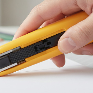 ▷ CUTTER SK-7 AUTORETRACTIL OLFA | Taine - Imagen 2